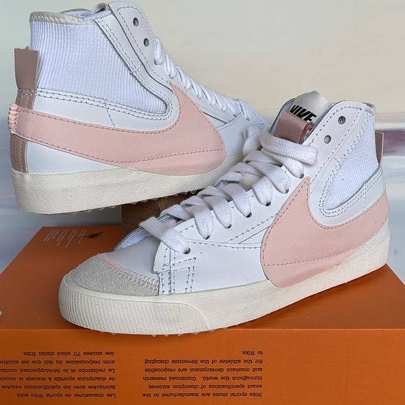 Nike WMNS BLAZER MID '77 JUMBO
WHITE/ATMOSPHERE-PINK
OXFORD-SAIL-SUMMIT
WHITE - Picture 11 of 16